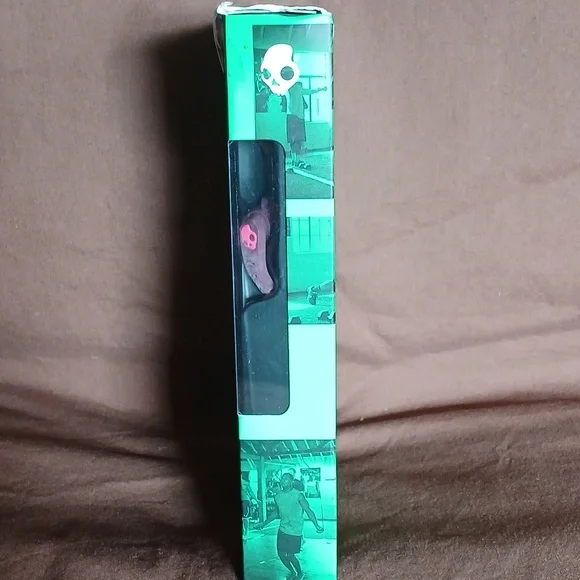 Skullcandy Sport Performance Wired Headphones - Picture 3 of 5